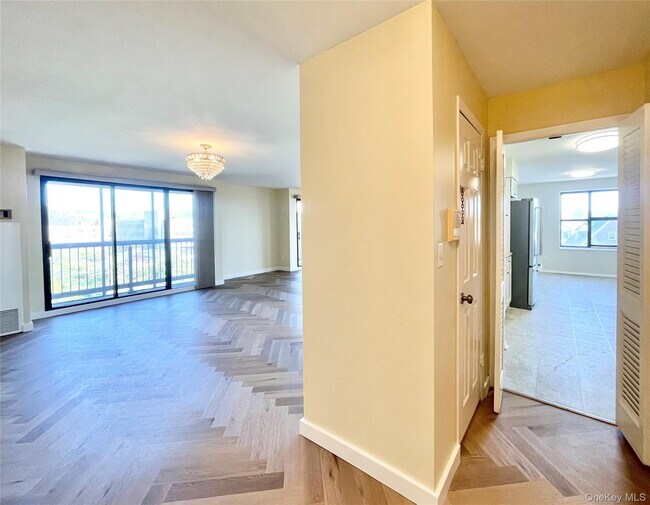 Photo - 12 Bond St Unit 5B