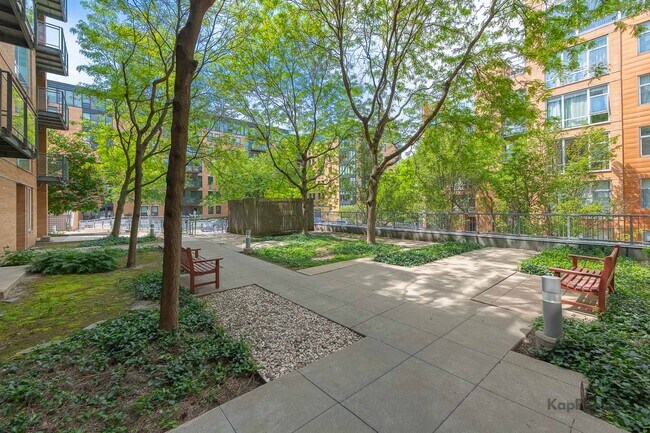 Photo - 1720 Oak Ave Unidad 201