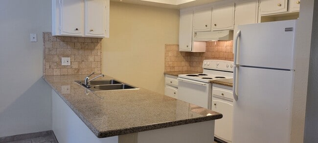 Photo - 3430 N Marks Ave Apartment Unit 101