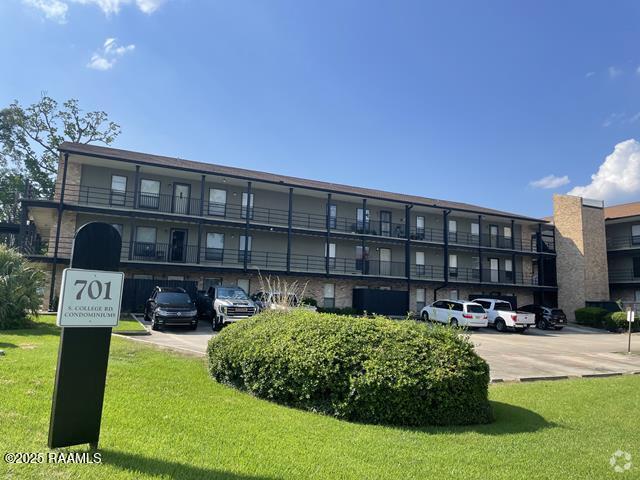 Building Photo - 701 S College Rd Unit 216 Rental