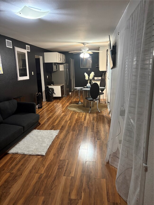 Photo - 2201 Nettleton St