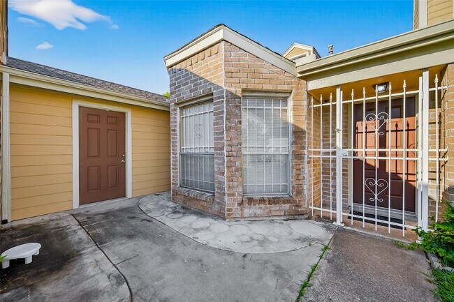 Photo - 11866 Plumbrook Dr