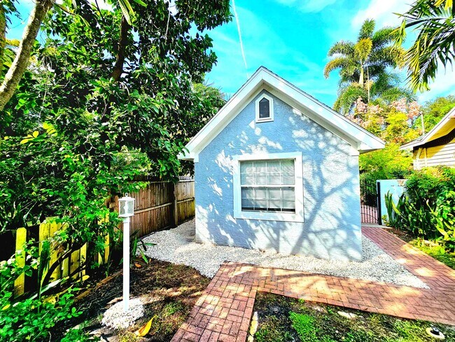 One bedroom, one bath beautiful home near ... - One bedroom, one bath beautiful home near ...