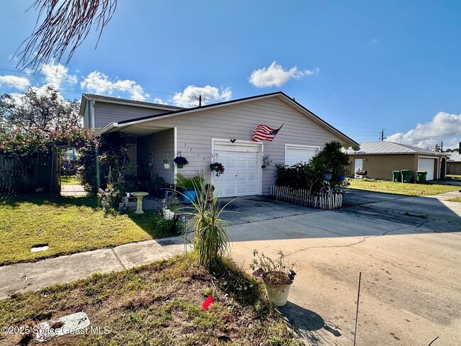 Photo - 3717 W Malory Ct Townhome