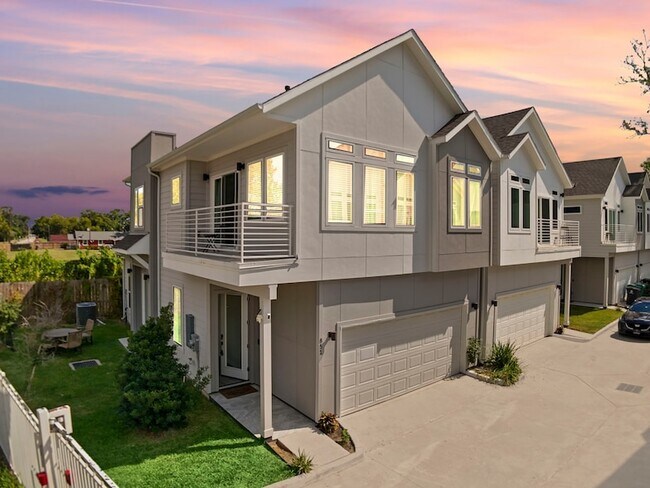 Photo - 851 Prosper St