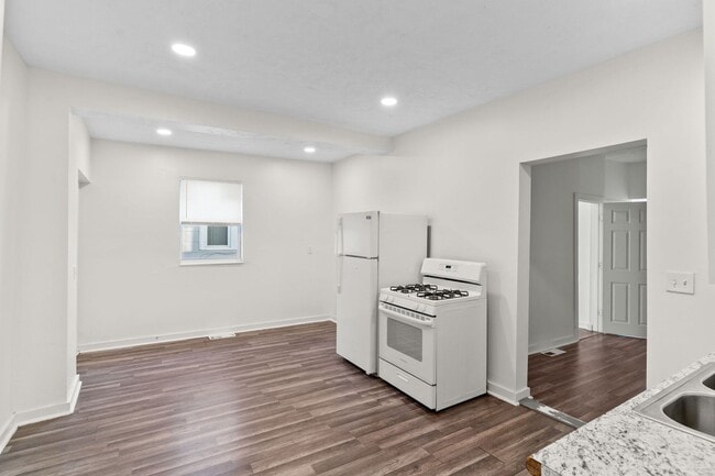 Photo - Charming 3 beds 1 bath Apartment in Cleveland! Unidad -1 Lower