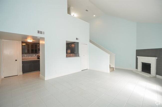 Building Photo - 5303 Lost Forest Dr Rental