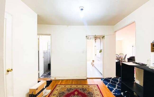 Photo - 100-11-100-67 67th Rd