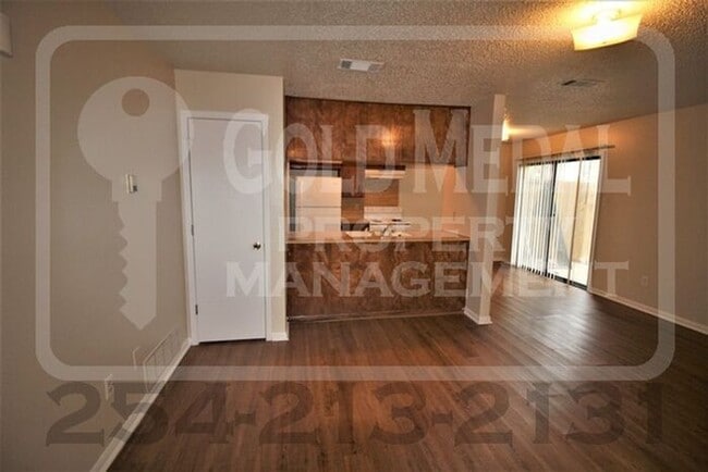 Photo - 3709 Hereford Ln