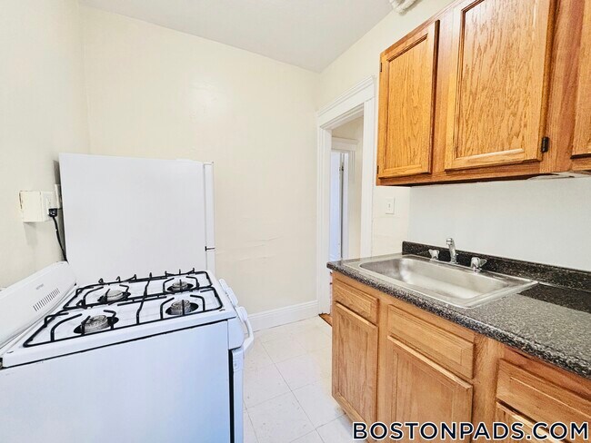 Building Photo - 1185 Boylston St Rental