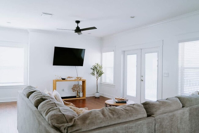Photo - 563 2nd St S Unidad SI ID1578462P