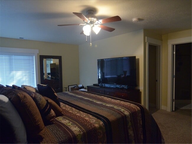 Photo - MUST SEE! Beautiful 4 Bedroom/3 Bathroom Home--Near BYU and Peaks Ice Arena