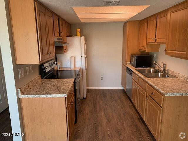 Building Photo - 3810 N Maryvale Pkwy Unit 2042 Rental