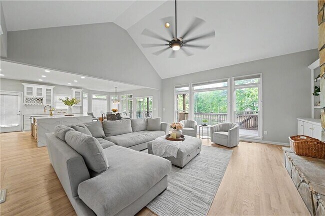 Photo - 195 Brightmore Way