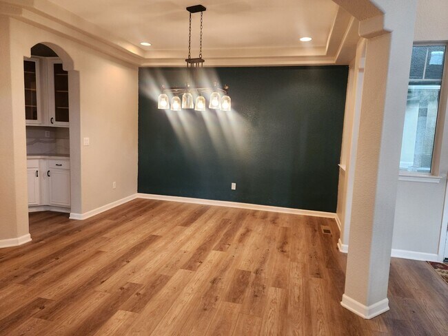 Photo - Gorgeous 5 bedroom, 3-car garage home in S...