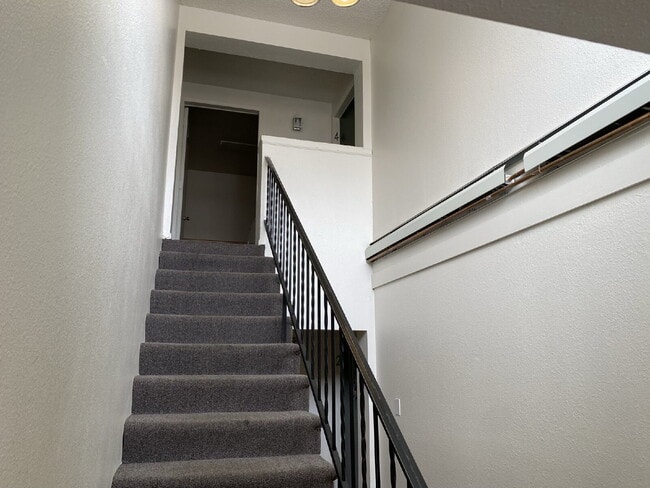 Photo - "2-Bed Gem in Denver – Cozy 920 Sq. Ft. One Month Free Rent with Signed 12 month Lease" Unit 4