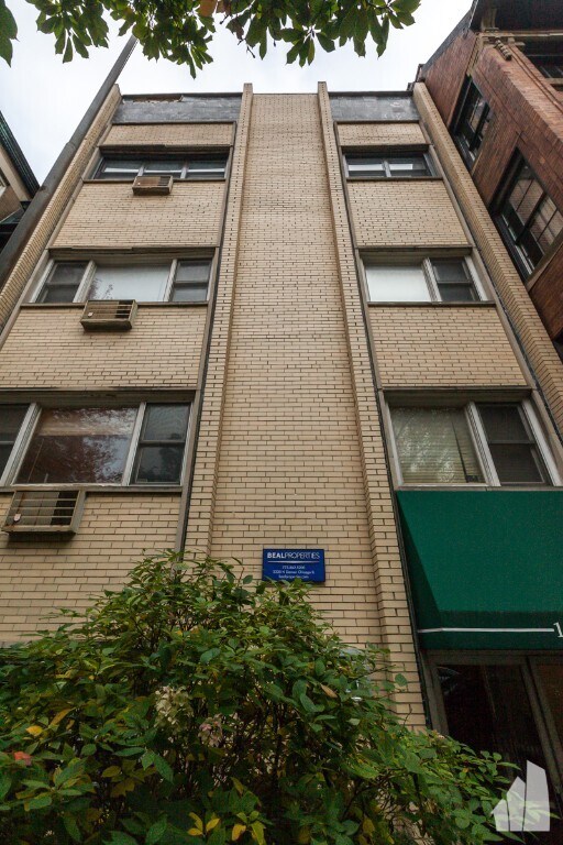Building Photo - 1429 N Dearborn St Unit 3B