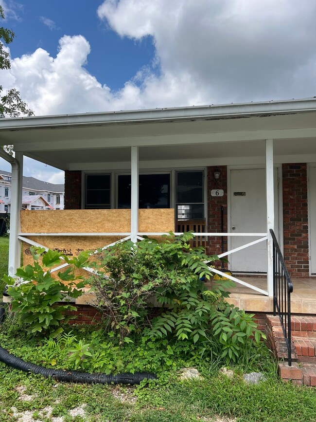 Building Photo - 920 Greenville Hwy Unit 6
