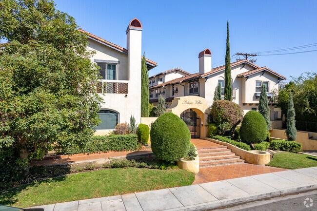 Photo - Palmer Villas Apartments