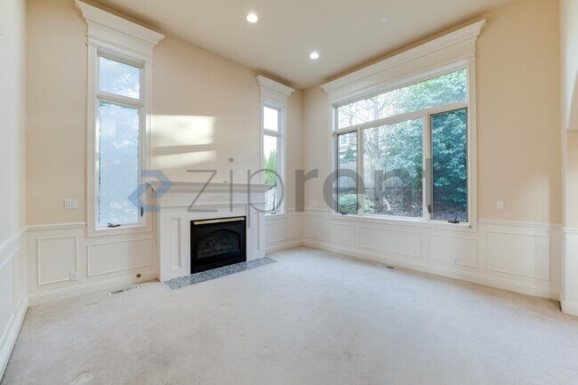 Photo - 16461 SE 56th Pl