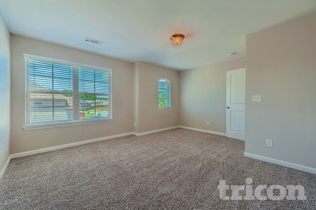 Photo - 8000 Hillside Climb Wy