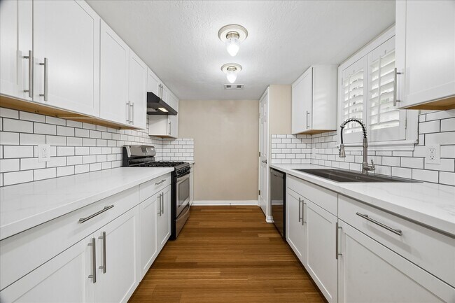 15710 Thunderbay Dr