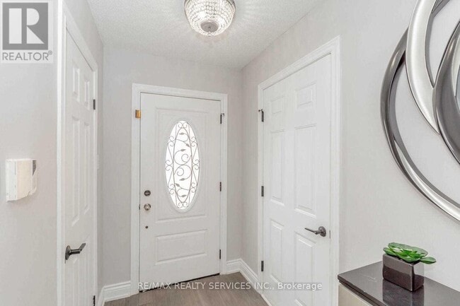 Photo - 89 Martindale Crescent