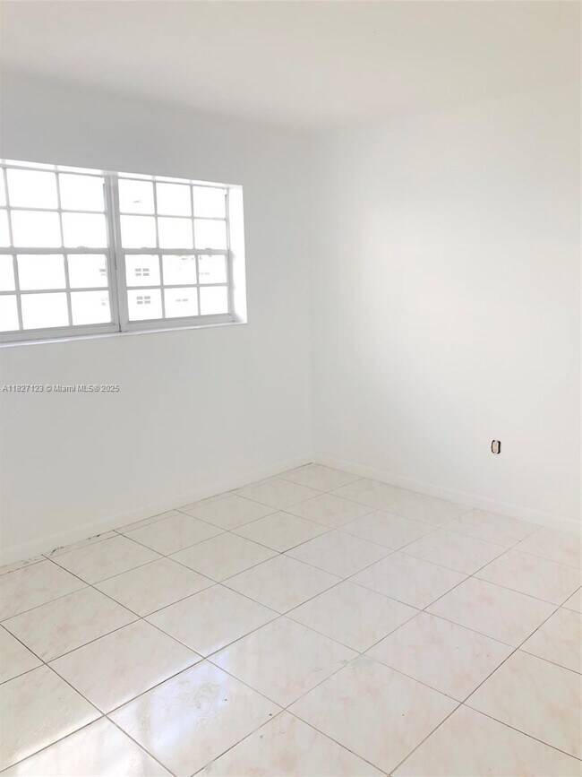 Photo - 462 Golden Isles Dr Unit 308