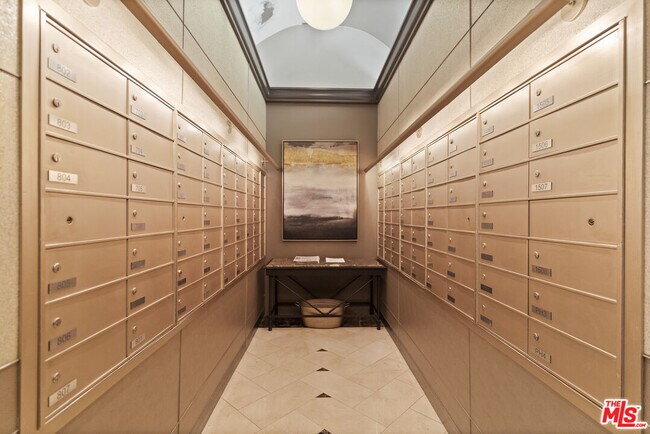 Photo - 10520 Wilshire Blvd