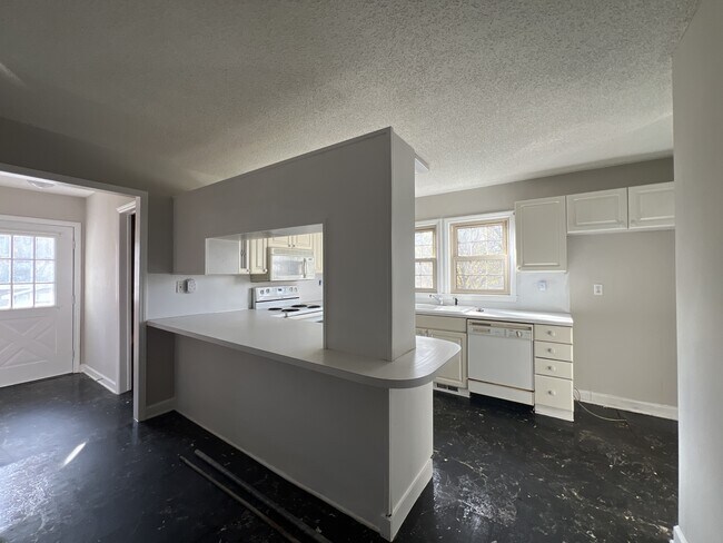 Photo - 4033 Sparta Rd