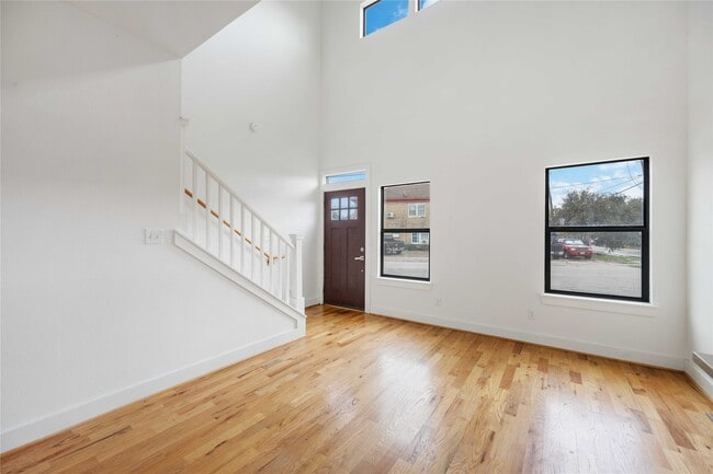 Photo - 1617 Dumble St