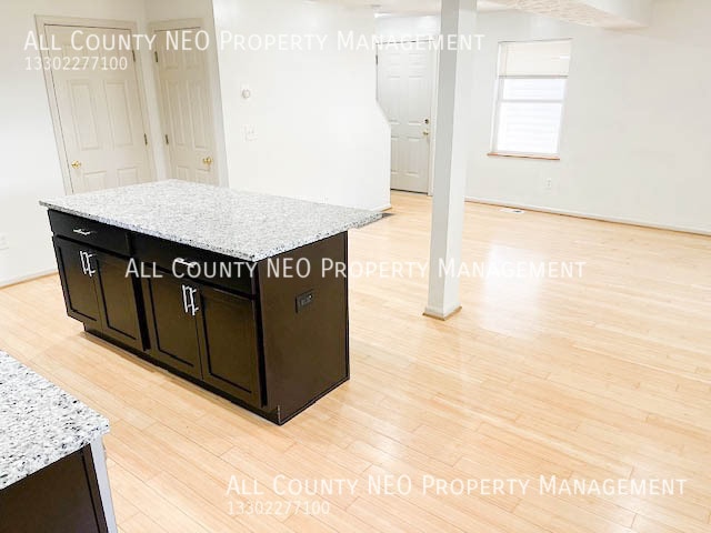 Photo - 2339 W 7th St