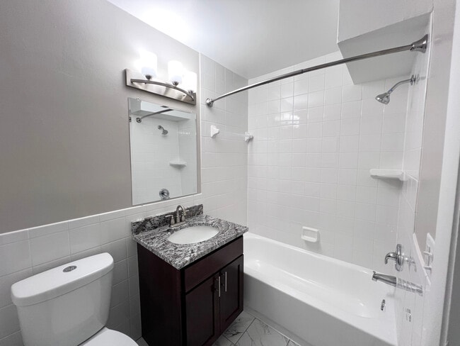 Photo - Shoreline Place