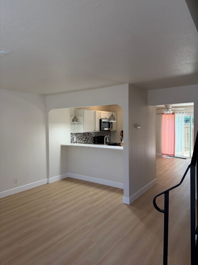 490 Edgewood Dr