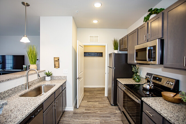 1x1 Laundry Room & Kitchen - The Grand at Union Cross Apartments