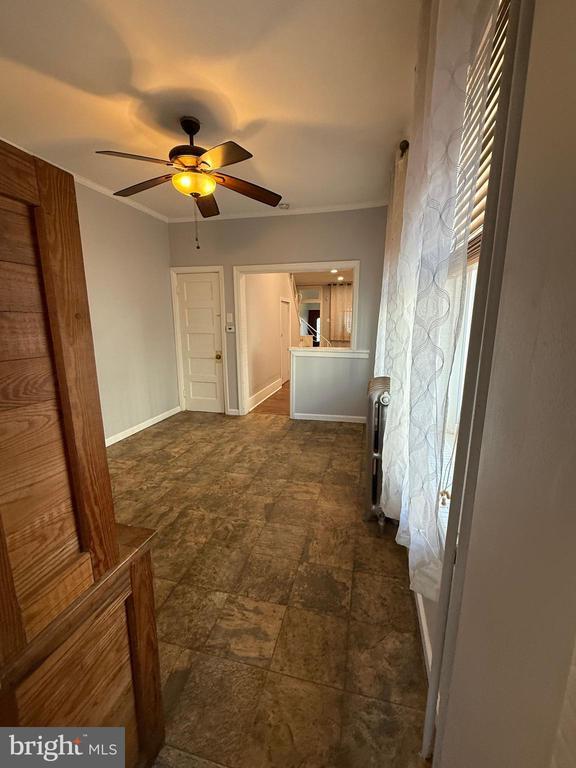 Photo - 3661 Jasper St