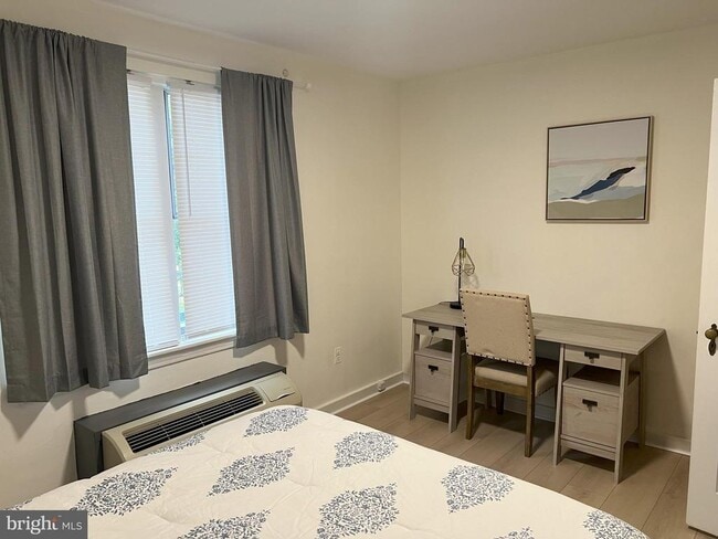 Photo - 16 Auburn Ct Unit C