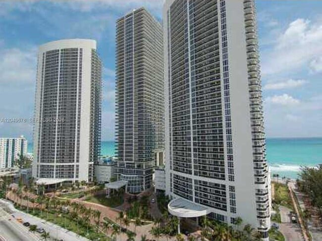 Building Photo - 1800 S Ocean Dr Unit 1606