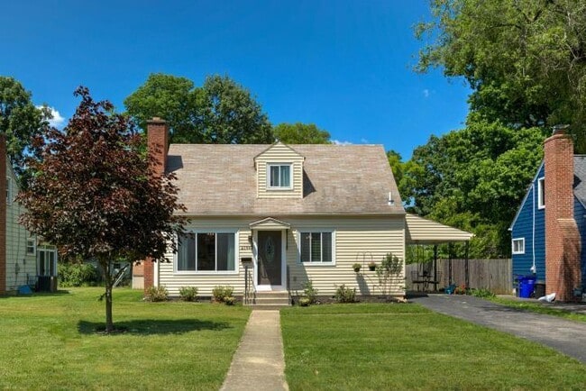 Photo - 2194 Ridgecliff Rd
