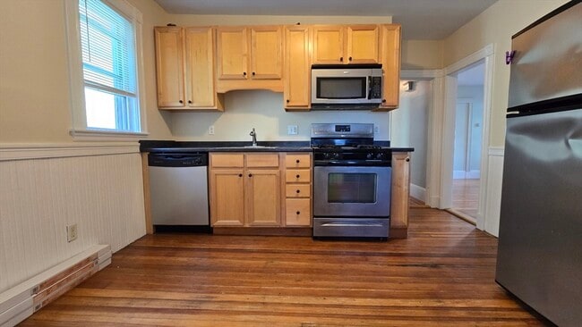 Building Photo - 86 Conwell Ave Unit A