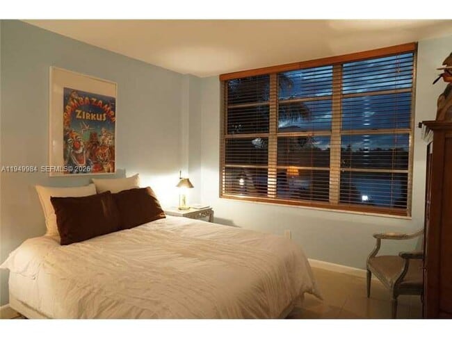 Photo - 5600 Collins Ave Unidad 4P