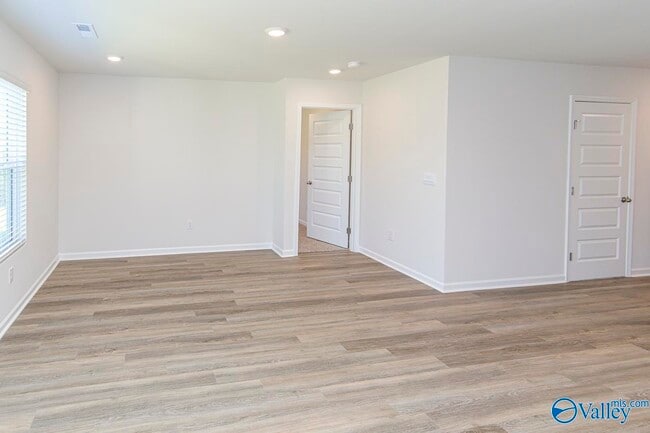 123 Trestle Pt Dr