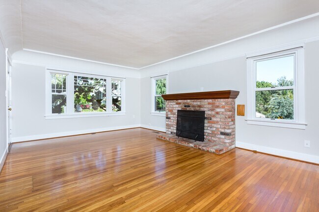 Photo - Beautiful Home in Kensington!