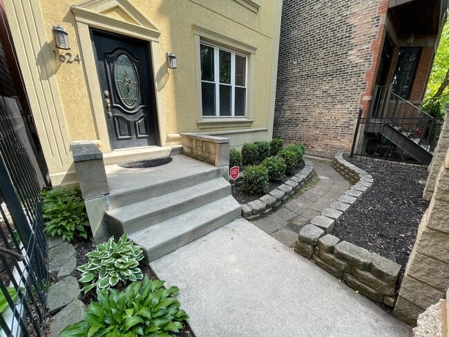Photo - 1624 W Huron St Unit 2