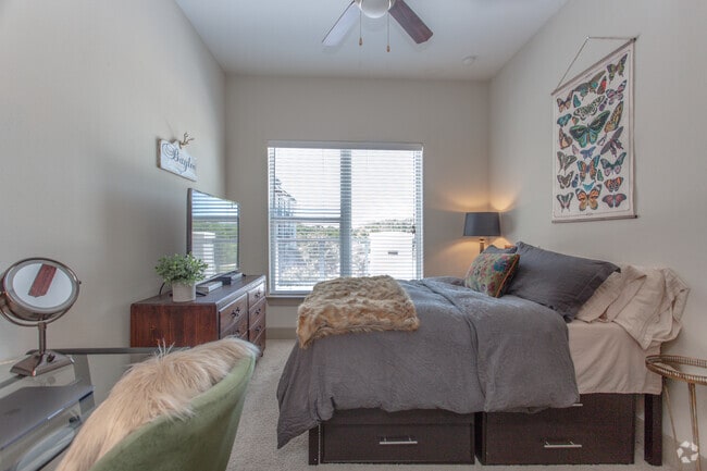2 Br, 2 Ba - 950 SF - B1