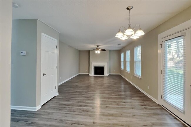 Photo - 573 Grandview Cir