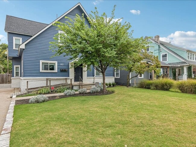 Building Photo - Mathew-1915(BS) Unit 1915   3