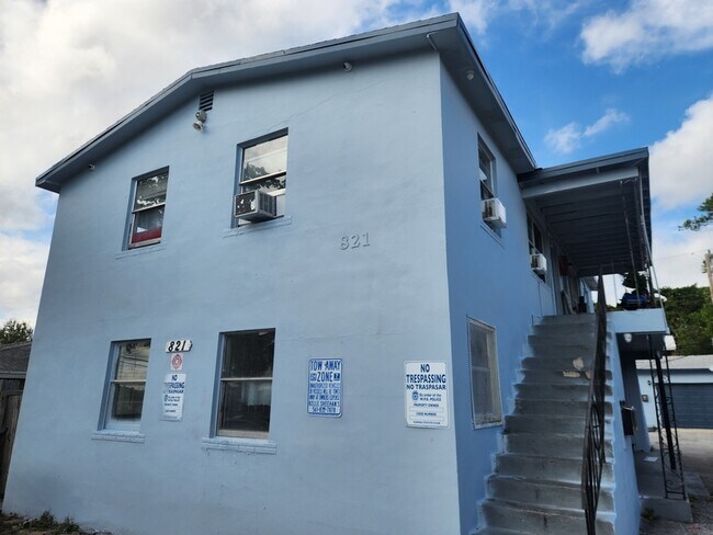 Building Photo - 821 14th St