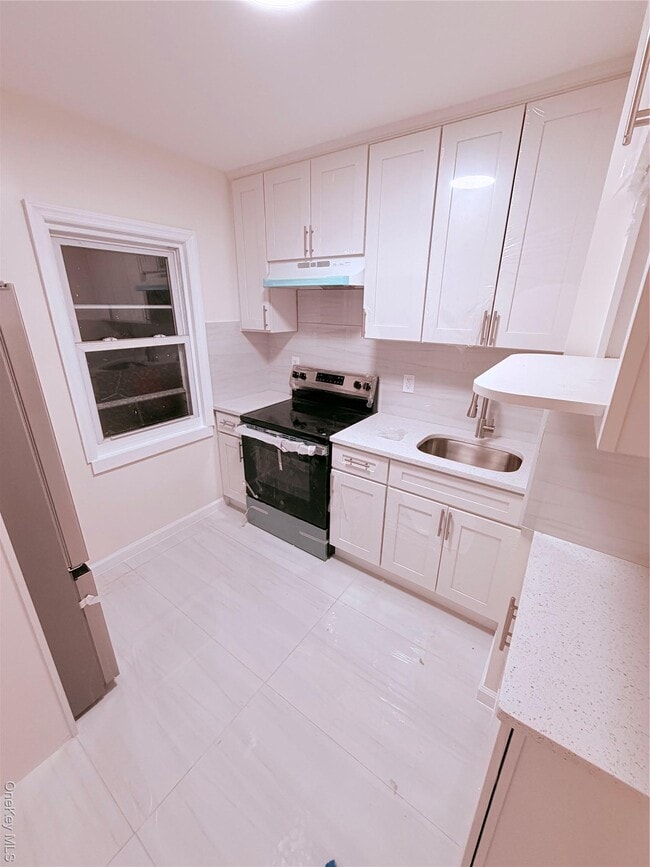 Photo - 224-17 Fairbury Ave