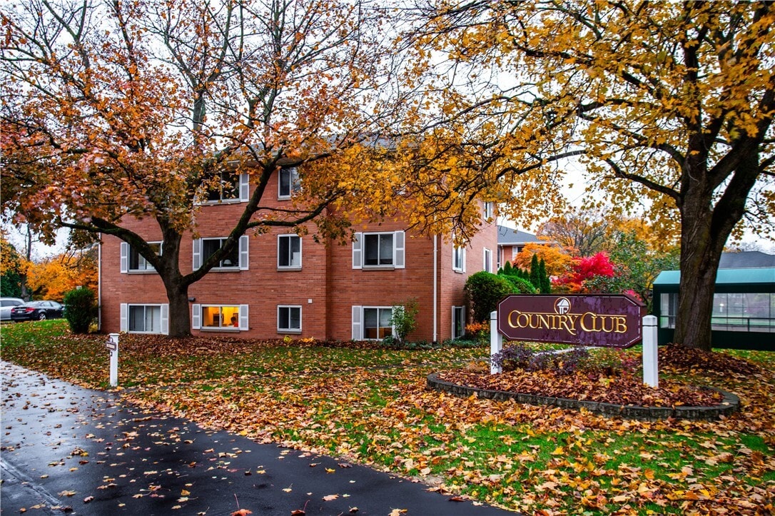 Photo - 2680 Highland Ave